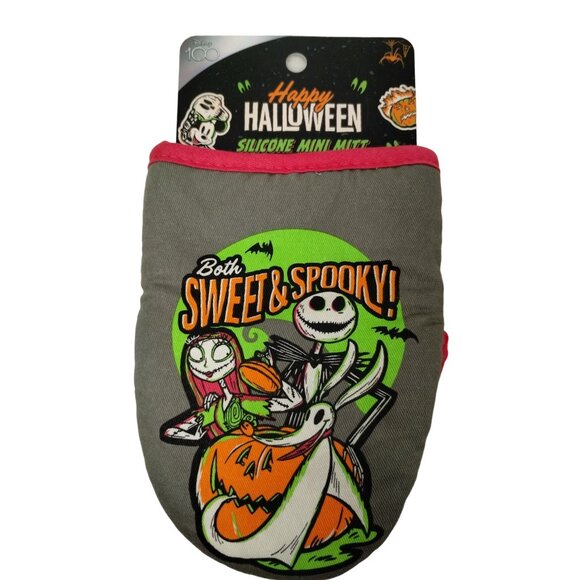 Disney 100 Nightmare Before Christmas Silicone Mini Oven Mitt - Picture 1 of 4